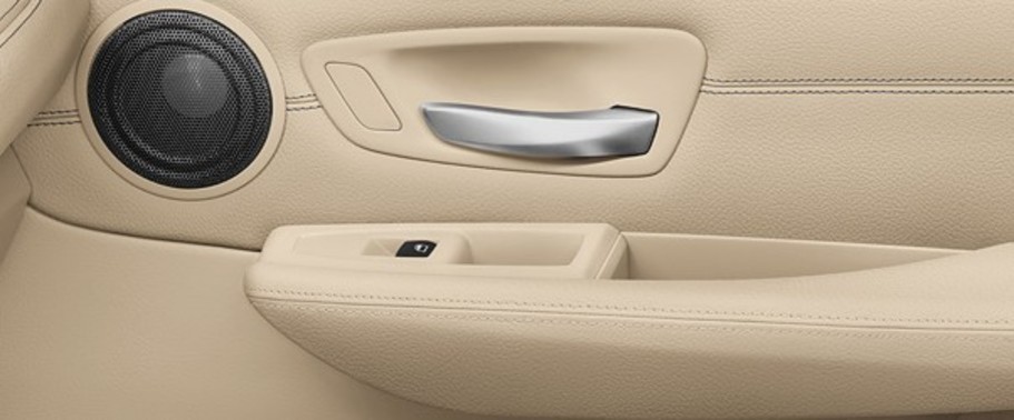 Speakers View of บีเอ็มดับเบิลยู ซีรีย์ 2 แอคทีฟ ทัวเรอร์ Speakers View of บีเอ็มดับเบิลยู ซีรีย์ 2 แอคทีฟ ทัวเรอร์