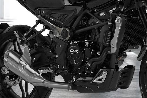 GPX MAD 300 Engine View