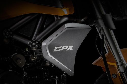 GPX DEMON X 125 Engine View