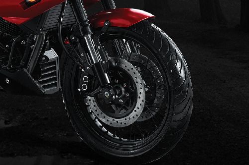 จีพีเอ็กซ์ เจนเทิลแมน เรเซอร์ Front Tyre View