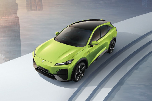 Deepal S07 L Front angle low view