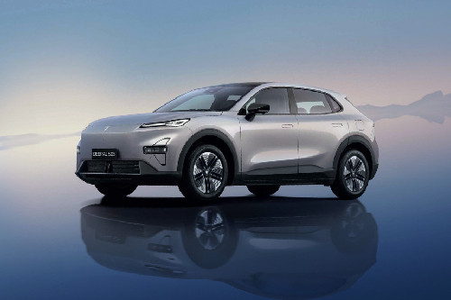 Deepal S05 Front angle low view