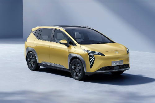 Y Plus Front angle low view