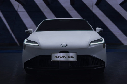 Full Front View of ES