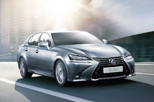 Lexus GS Front Medium View