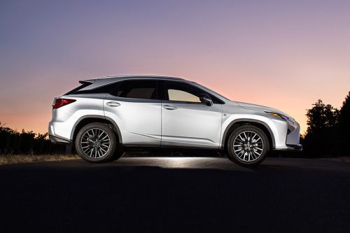 เลกซัส อาร์เอ็กซ์ Drivers Sideview