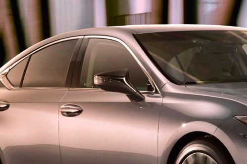 เลกซัส อีเอส Drivers Side Mirror Front Angle