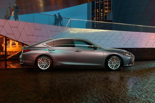 เลกซัส อีเอส Drivers Sideview