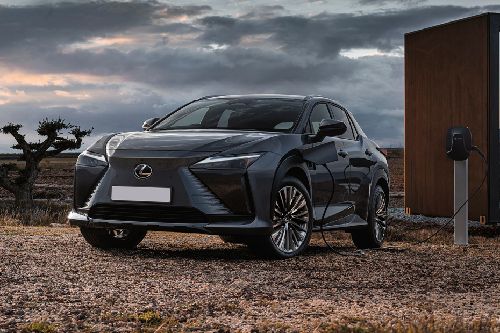 เลกซัส RZ Front Side View