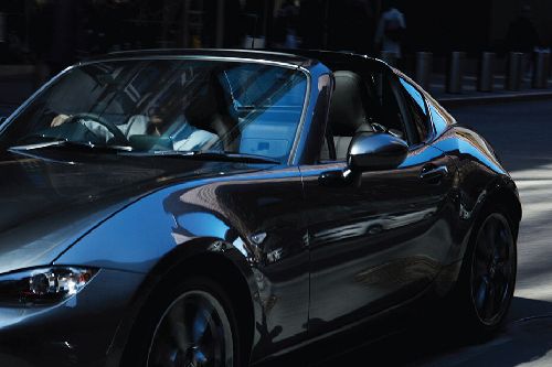 มาสด้า เอ็มเอ๊กซ์-5 Drivers Side Mirror Front Angle