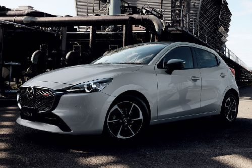 มาสด้า 2 แฮชแบ๊ค Front Medium View