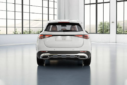 Full Rear View of เมอเซเดส-เบนซ์ GLC