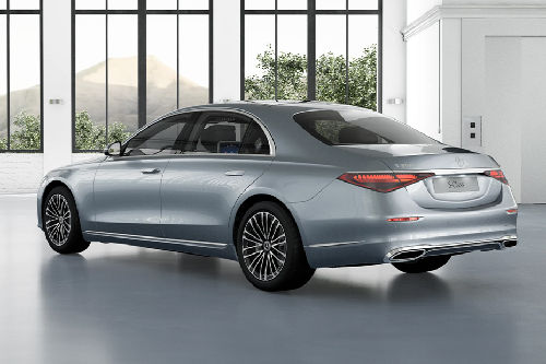 Rear Cross Side View of เมอเซเดส-เบนซ์ S-Class Saloon