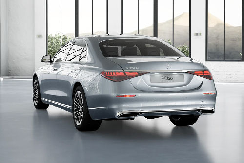 Rear Medium View of เมอเซเดส-เบนซ์ S-Class Saloon