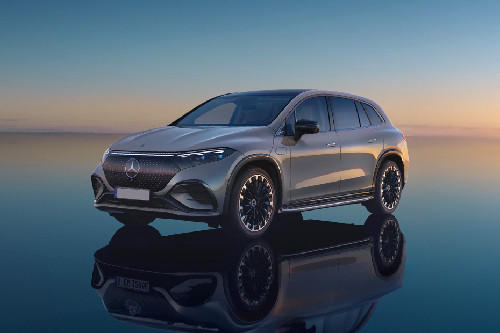 EQS SUV Front angle low view