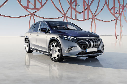 Maybach EQS SUV Front angle low view
