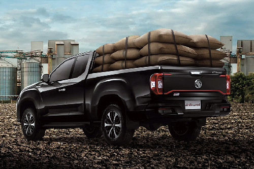 Rear Cross Side View of เอ็มจี Extender GC