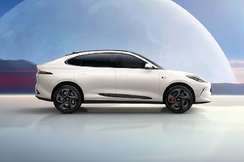 IM6 Medium Angle Front View