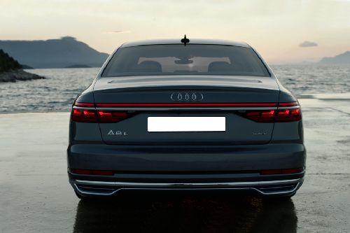 Full Rear View of ออดี้ เอ 8 แอล