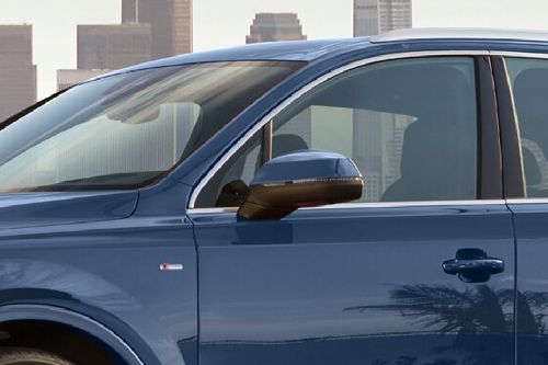 ออดี้ คิว 7 Drivers Side Mirror Front Angle