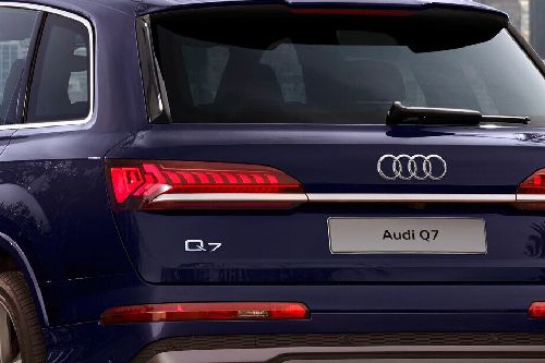 คิว 7 Tail light