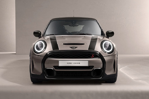 Full Front View of 3-Door Hatch