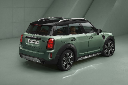 Countryman Rear angle view