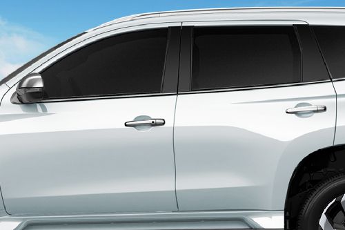 ปาเจโร่ สปอร์ต Door handle