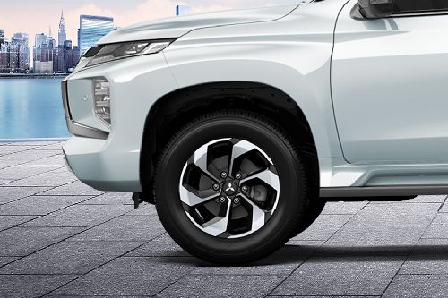 ปาเจโร่ สปอร์ต Wheel