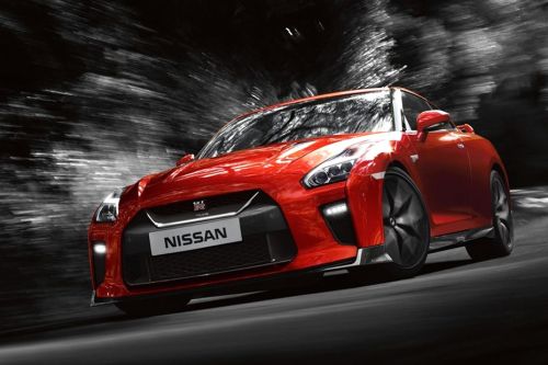 นิสสัน จีที-อาร์ Side Medium View