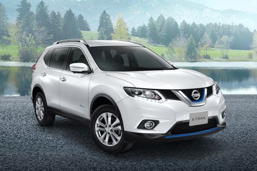 Nissan X-Trail Front Cross Side View