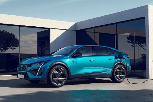 เปอโยต์ 408 Front Cross Side View