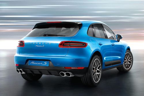 แมคแคน Rear angle view