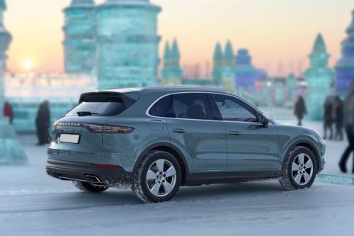 คาเยนน์ Rear Medium Side View