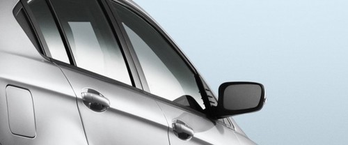 พรีเว่ Rear angle view