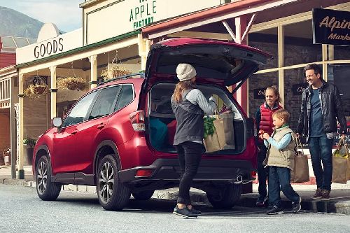 ฟอเรสเตอร์ Trunk Open