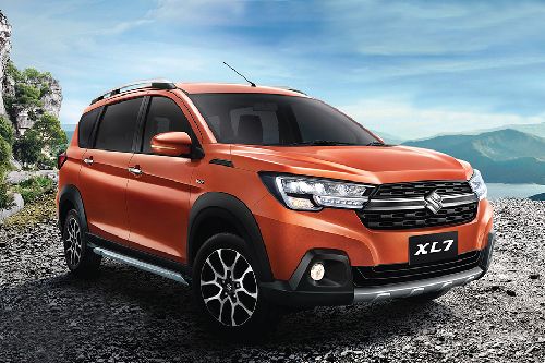 Suzuki XL7 Hybrid Front Cross Side View