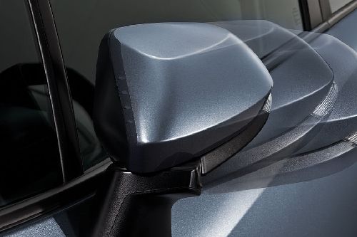 โตโยต้า โคโรลา อัลติส Drivers Side Mirror Front Angle