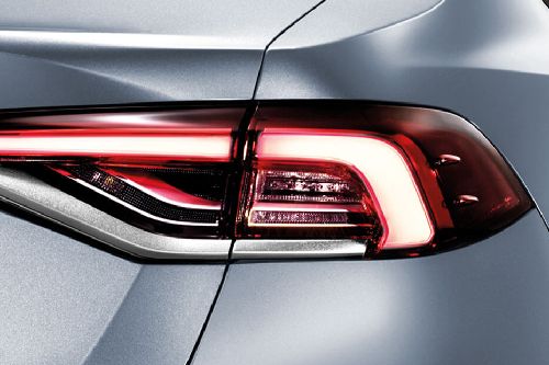 โคโรลา อัลติส Tail light