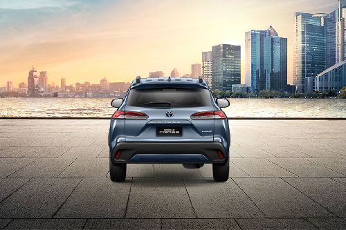 Full Rear View of โตโยต้า Corolla Cross