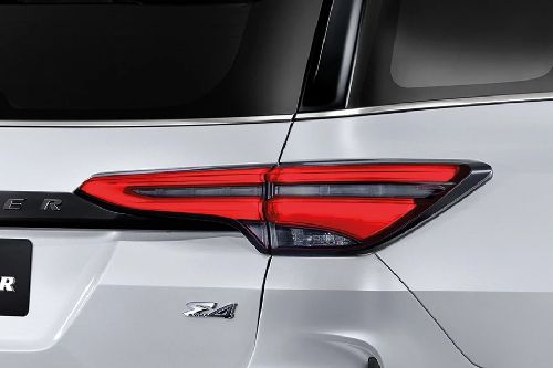 Fortuner Legender Tail light