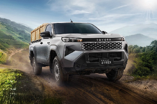 Hilux Travo Standard 4TREX Front angle low view