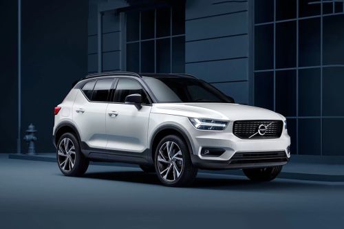 Volvo XC40 Front Medium View