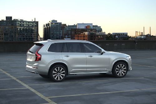 เอ็กซ์ซี 90 Rear Medium Side View