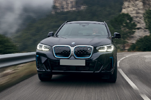 Full Front View of iX3