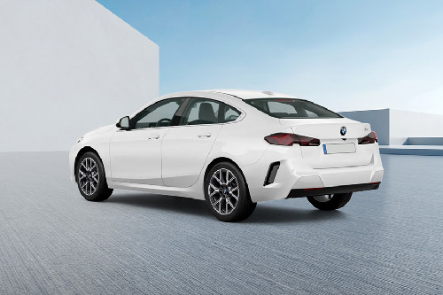 Rear Cross Side View of บีเอ็มดับเบิลยู 2 Series Gran Coupe