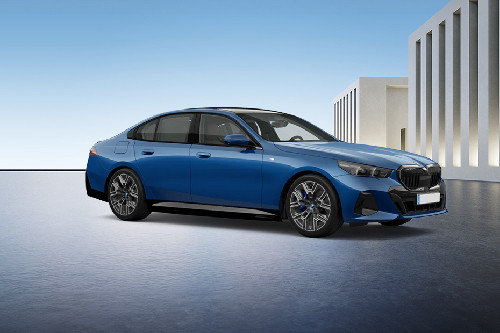 บีเอ็มดับเบิลยู ซีรีย์ 5 ซีดาน Front Cross Side View