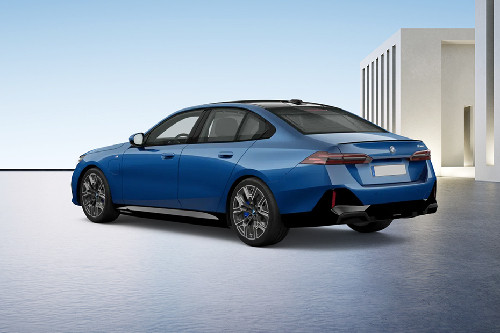 Rear Cross Side View of บีเอ็มดับเบิลยู ซีรีย์ 5 ซีดาน