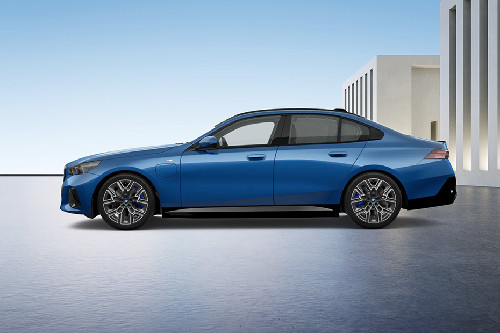 ซีรีย์ 5 ซีดาน Side view