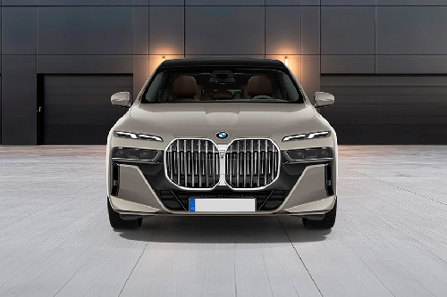 Full Front View of ซีรีย์ 7 ซีดาน